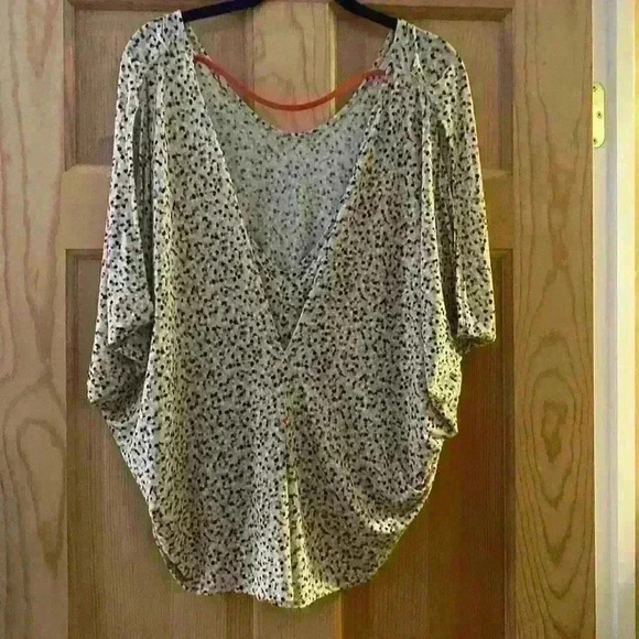 BCBGeneration Flowy Top with Plunging V Back - Picture 3 of 5